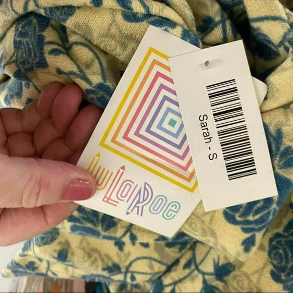 Lularoe S Sarah yellow with‎ blue floral cardigan duster with pockets - Picture 5 of 6